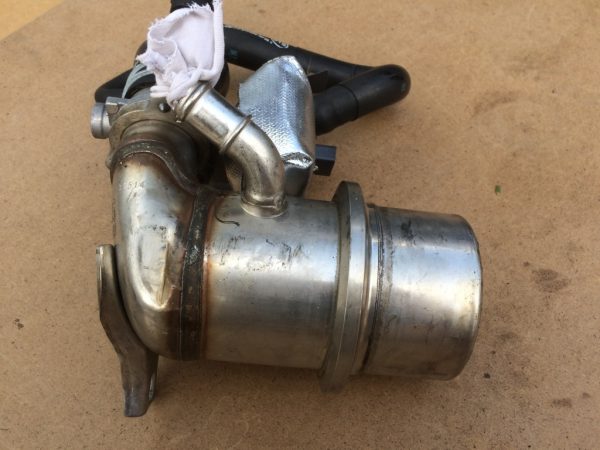 Racitor gaze VW Passat B8 04L131512 04L 131 512 - Dezmembrari Auto