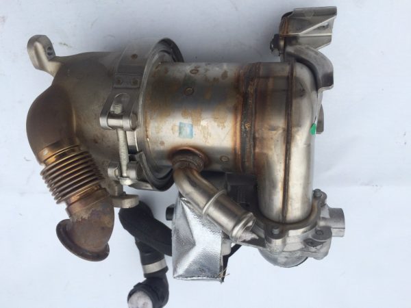 04L131512AA 04L 131 512 AA Racitor gaze VW Passat CC - Dezmembrari Auto