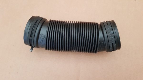 Racord admisie VW Golf 7 1.4 tsi 5Q0129618C 5Q0 129 618 C - Dezmembrari Auto