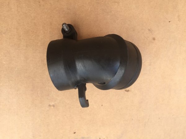 Racord Audi A3 8P 2.0 tdi 3C0129635 3C0 129 635 - Dezmembrari Auto