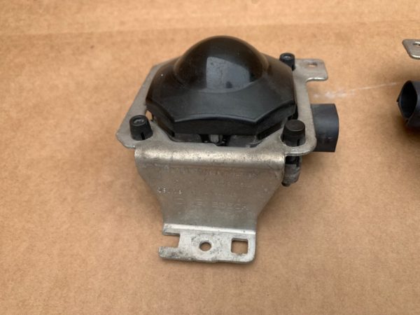 Radar ACC stanga senzor distronic Audi A4 B9 A5 8W0907541B 8W0 907 541 B - Dezmembrari Auto - imagine 4