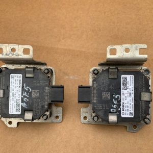 Radar ACC dreapta senzor distronic Audi A4 B9 A5 8W0907561B 8W0 907 561 B - Dezmembrari Auto