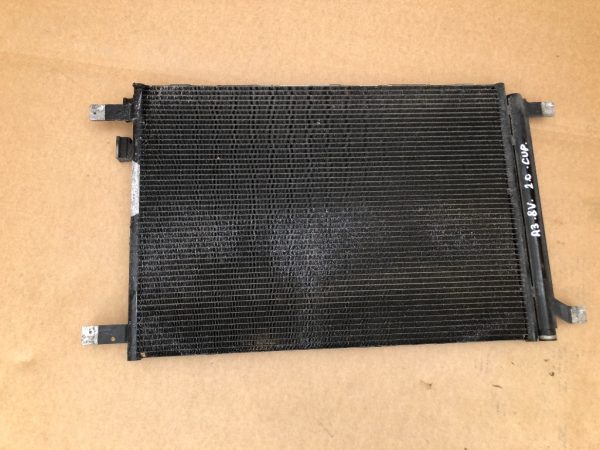 Radiator AC Audi A3 8V 2.0 tdi 5Q0816411N 5Q0 816 411 N - Dezmembrari Auto