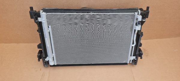 Radiator apa VW Golf 7 2016 1.4 tsi 5Q0121251EM 5Q0 121 251 EM - Dezmembrari Auto