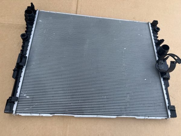 Radiator apa BMW G11 G12 M 760 LXiA seria 7 din 2017 2436960 17112436960 - Dezmembrari Auto