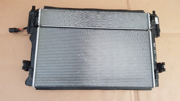 Radiator apa VW Golf 7 1.6 tdi 5Q0121251EC 5Q0 121 251 EC - Dezmembrari Auto
