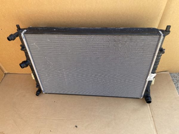 Radiator apa VW Jetta 2017 5C0121251L 5C0 121 251 L la 0 km - Dezmembrari Auto