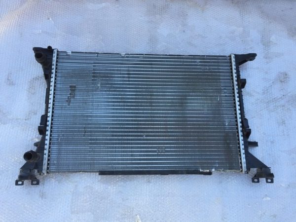 8K0121251R 8K0 121 251 R Radiator Audi A4 - Dezmembrari Auto