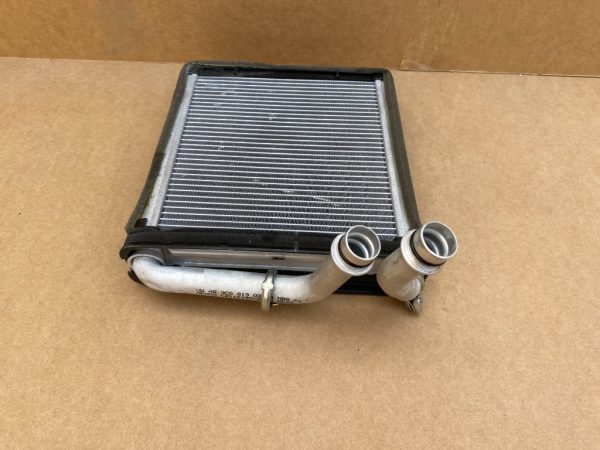 Radiator bord VW Passat B6 Golf 5 Touran Caddy 3C0819031A 3C0 819 031 A - Dezmembrari Auto