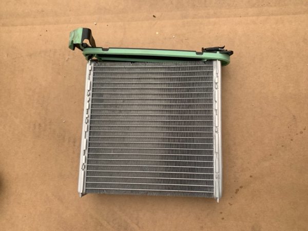 Radiator caldura VW Golf 7 2019 5Q0819031B 5Q0 819 031 B la 0 km VALEO - Dezmembrari Auto