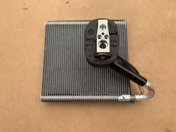 Radiator caldura VW Golf 7 2019 (volan dreapta) 5Q2816103D 5Q2 816 103 D la 0 km - Dezmembrari Auto