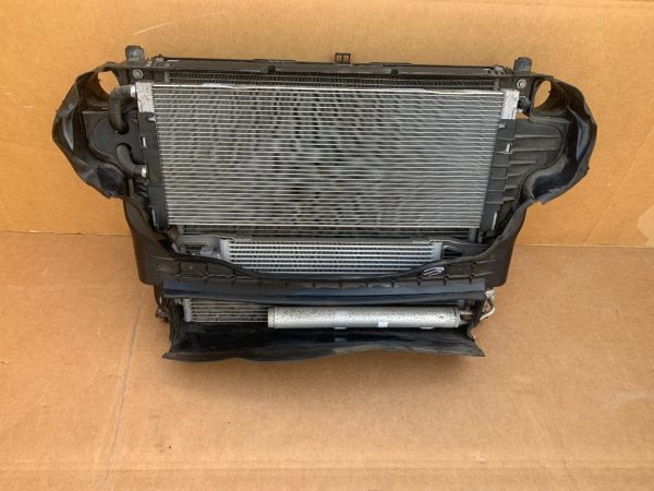 Radiator Mercedes R400 W251 facelift 2015 A2515000703 la 0 km - Dezmembrari Auto