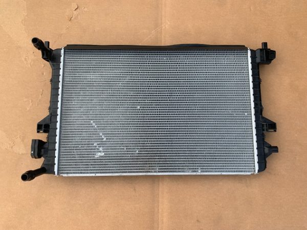 Radiator suplimentar VW Golf 7 2019 2.0 tdi 5Q0121251HS 5Q0 121 251 HS la 0 km - Dezmembrari Auto