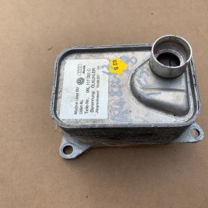 Radiator ulei termoflot Audi A4 B8 2013 1.8 tfsi 06L117021C 06L 117 021 C - Dezmembrari Auto
