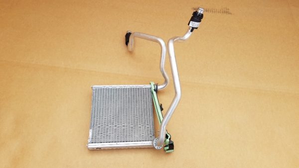 Radiator VW Golf 7 5Q0819031B 5Q0 819 031 B - Dezmembrari Auto