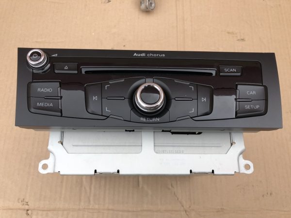 Radio CD Chorus Audi A4 B8 din 2015 8R1035152 8R1 035 152 - Dezmembrari Auto