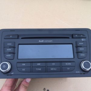 Radio CD Concert Audi A3 cod 8P0035186AB - Dezmembrari Auto