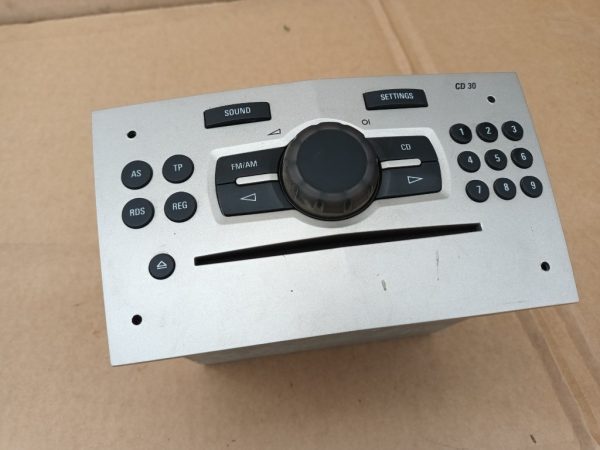 Radio CD Opel Corsa D 13257031 - Dezmembrari Auto