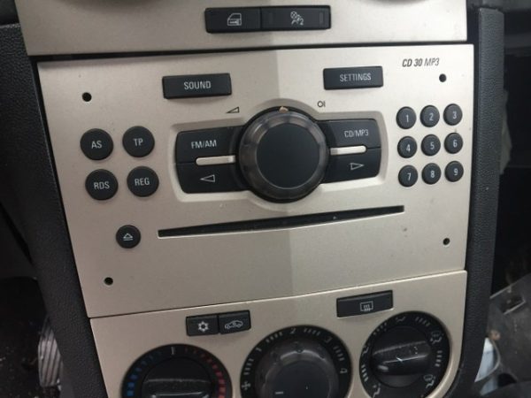 Radio CD player mp3 Opel Corsa D 2007 cod 13257028 - Dezmembrari Auto