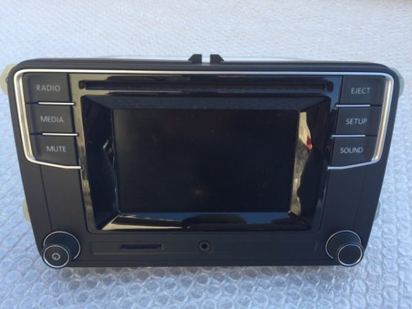 Radio CD Player VW Tiguan 2015 1K8 035 150 B 1K8035150B - Dezmembrari Auto