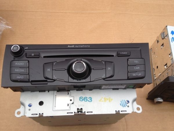 Radio CD Symphony Audi A4 din 2009 cod 8T2035195H - Dezmembrari Auto