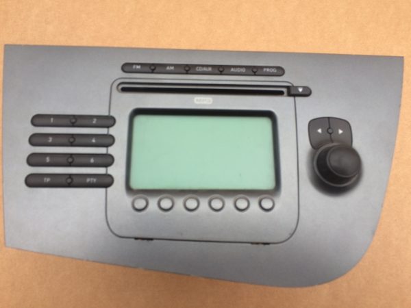 Radio mp3 decodat Seat leon din 2007 - Dezmembrari Auto