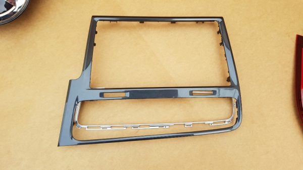 Rama display navigatie VW Golf 7 volan dreapta 5G2819743G 5G2 819 743 G - Dezmembrari Auto