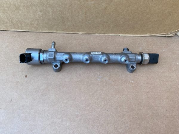 Rampa injectie Audi A6 C7 2.0 tdi 04L130089G 04L 130 089 G 04L130089H 04L 130 089 H la 0 km - Dezmembrari Auto