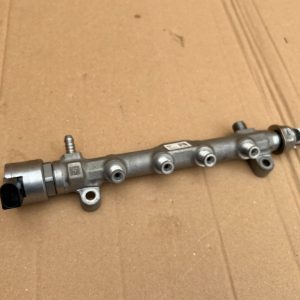 Rampa injectie la 0 km VW Passat B8 1.6 tdi DCX DCXA 04L089G 04L130764C 04L 130 764 C - Dezmembrari Auto