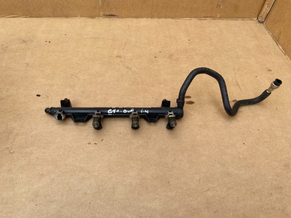 Rampa injectie VW Golf 5 plus 1.4i BUD 036133320 036 133 320 036133320A 036 133 320 A - Dezmembrari Auto