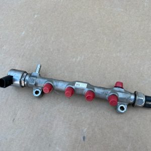 Rampa injectie VW Passat B8 1.6 tdi DCX 04L089G 04L 089 G - Dezmembrari Auto