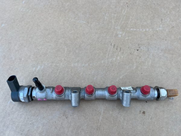 Rampa injectie VW Polo 6R CFW 1.2 tdi cod 03P089 03P 089 - Dezmembrari Auto