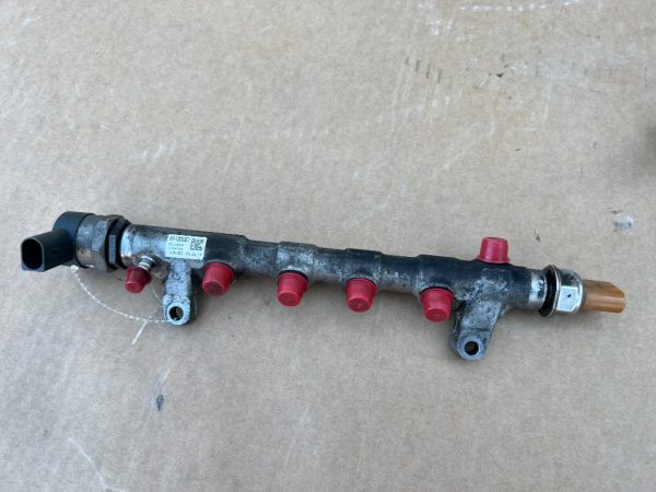 Rampa injectie VW Tiguan 2.0 tdi CFF CFG CFH 03L089M 03L 089 M - Dezmembrari Auto
