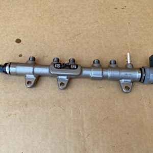 Rampa injectoare BMW X1 F48 2017 851415402 la 0 km - Dezmembrari Auto