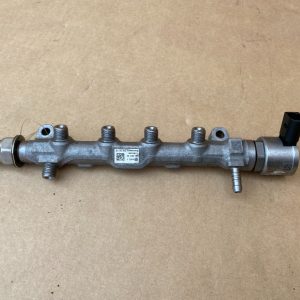 Rampa injectoare cu senzori VW Passat B8 2.0 tdi 04L906054 04L130764C 04L089G - Dezmembrari Auto