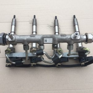 Rampa injectoare VW Golf 7 2.0 tdi 04L089D 04L 089 D - Dezmembrari Auto
