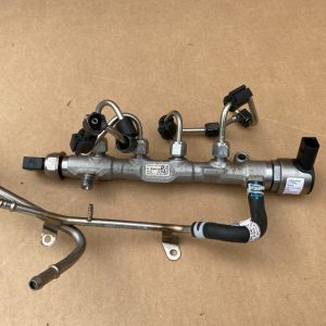 Rampa injectoare VW Golf 7 2016 1.6 tdi 04L130089F 04L 130 089 F 04L130764B 04L 130 764 B la 0 km - Dezmembrari Auto