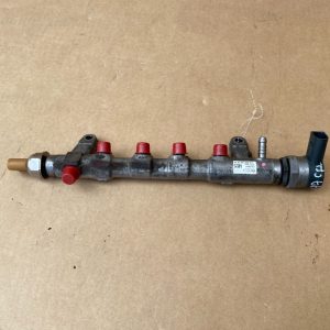 Rampa injectoare VW Passat B7 2.0 tdi 03L089N 057130764AB 03L906054 - Dezmembrari Auto