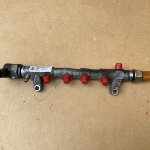 Rampa injectoare VW Passat B7 2.0 tdi 03L130089J 057130764AB 03L906051 - Dezmembrari Auto