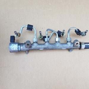 Rampa injectoare VW Passat B8 2.0 tdi 04L089G 04L 089 G - Dezmembrari Auto