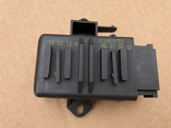 Releu incalzire scaune fata VW Tiguan 1K0959772 1K0 959 772 - Dezmembrari Auto