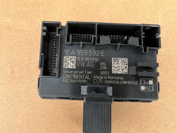 Releu usa stanga fata VW ID4 ID.4 din 2023 la 0 km 1EA959592E 1EA 959 592 E - Dezmembrari Auto