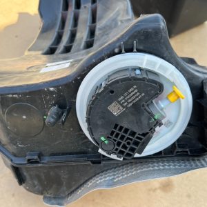 Rezervor adblue adblue- VW Touareg CR 3.0 tdi din 2018 4M0131969N 4M0 131 969 N 4M0131878CF 4M0 131 878 CF - Dezmembrari Auto