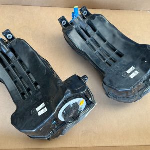 Rezervor adblue adblue- VW Touareg CR 3.0 tdi din 2018 4M0131969N 4M0 131 969 N 4M0131878CF 4M0 131 878 CF - Dezmembrari Auto