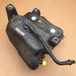 Rezervor adblue cu pompa VW Passat B8 alltrack 5Q0131969B 3Q0131877C - Dezmembrari Auto