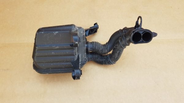 Rezonator aer VW Jetta 2016 2.0 tdi 1K0129951 1K0 129 951 - Dezmembrari Auto