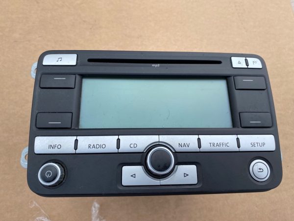 RNS 300 radio CD mp3 cu navigatie VW Caddy din 2009 1k0035191d 1k0 035 191 d - Dezmembrari Auto