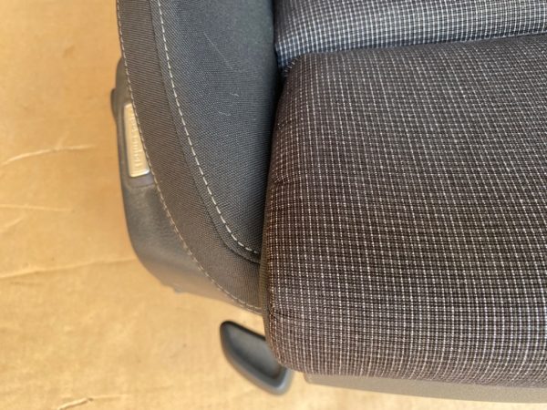 Scaune fata material textil VW Passat B8 volan dreapta la 0 km - Dezmembrari Auto - imagine 2