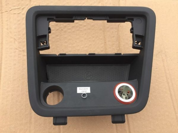 Scrumiera interior pentru nefumatori VW Sharan 2017 7N1 863 440 A 7N1863440A - Dezmembrari Auto