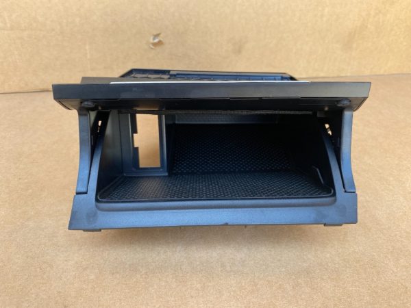 Scrumiera VW Golf 7 2019 5G2863391 5G2 863 391 volan dreapta - Dezmembrari Auto - imagine 2